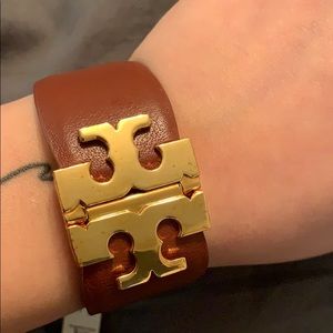 NWT Tory Burch Wide T Hinge Bracelet Brown